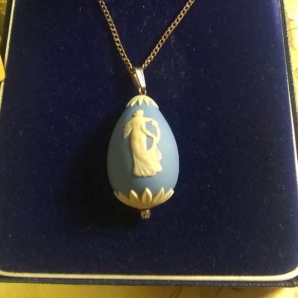 HTF Vintage Wedgwood Jasperware Blue Egg Pendant/ .925 Sterling Silver Chain - Picture 6 of 8